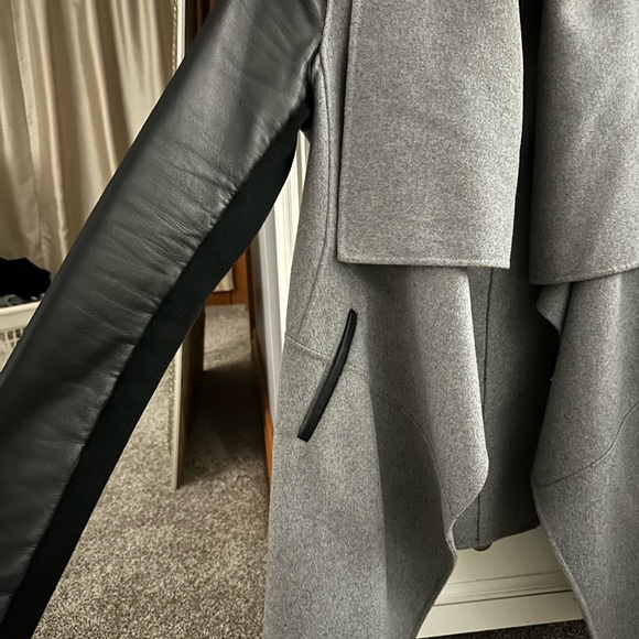 Women’s Mackage wool coat - Picture 4 of 4